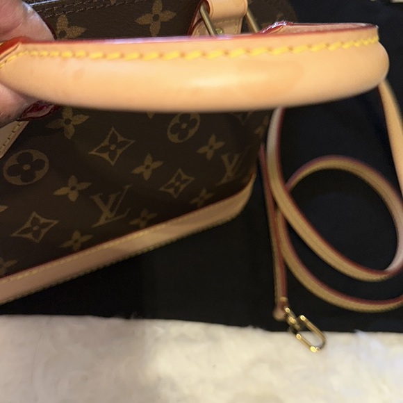 Louis Vuitton Alma BB Monogram! 💯 Authentic! Excellent condition! - Picture 12 of 15